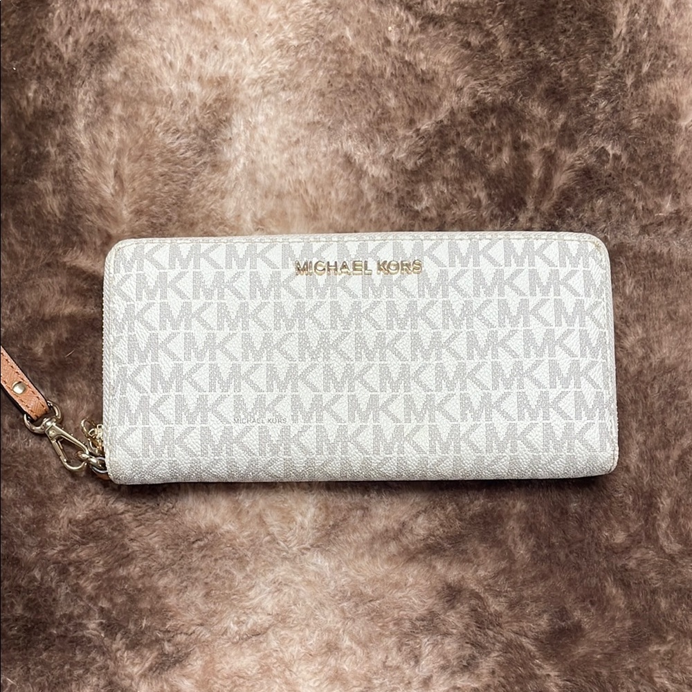Michael Kors White Wallet